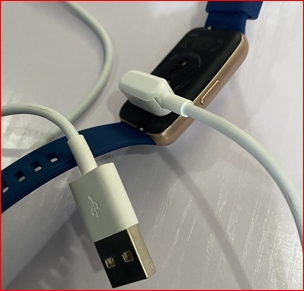 How to charge Huawei Band 7